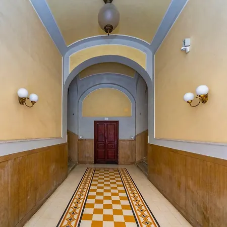 Manzoni 22 * La Spezia
