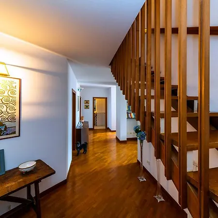 Manzoni 22 *